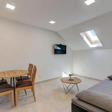 Rote Zora Apartman Zengg Kültér fotó