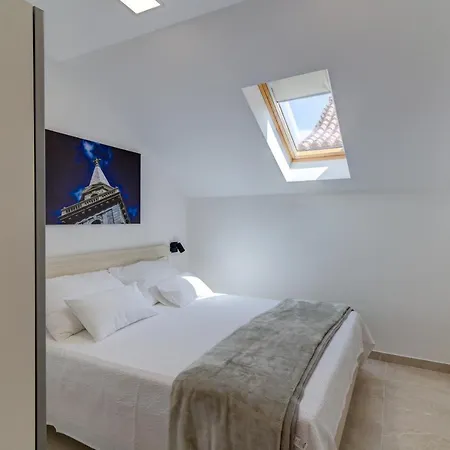 Rote Zora Apartman Zengg Kültér fotó