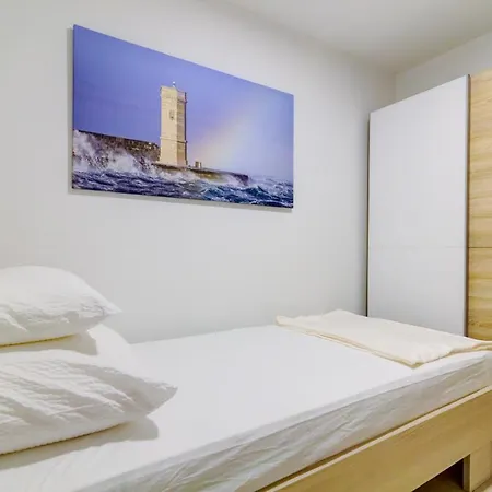 Rote Zora Apartman Zengg Kültér fotó