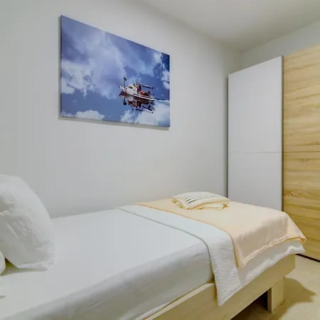 Rote Zora Apartman Zengg Kültér fotó