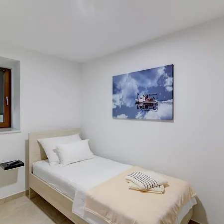 Rote Zora Apartman Zengg Kültér fotó